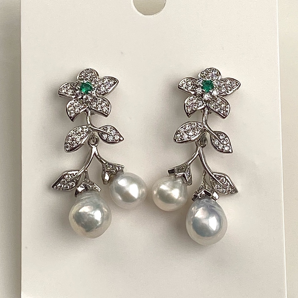 E119-Handmade High Quality Blue Luster Freshwater Pearl Flower Earring - Picture 5 of 7